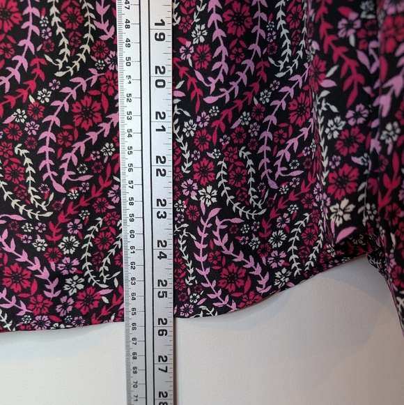 Talbots Pink and Black Relaxed Blouse with V-neckline - Picture 11 of 11